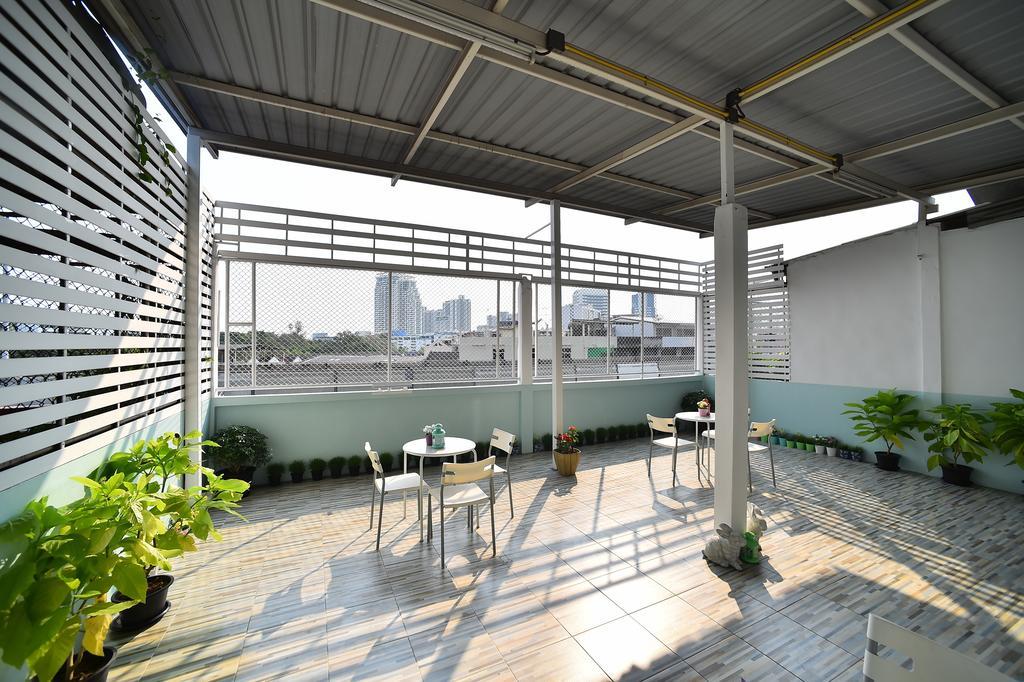 Take A Rest Hotel Bangkok Exterior foto